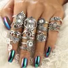 Bohemian Knuckles Ring Set Silver Retro Skuren ihålig Palm Hjärtformad Opal Crown Leaf Joint Ring 16 Piece Set Kvinna