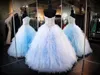 Princesse perlée blanche Tulle Quinceanera Vintage chérie cristaux scintillants Longueur de sol en cascade Ruffles 16 robes douces