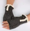 Mode-Femmes Mode Gants sans doigts avec boutons Gants en dentelle Wram Knit Gants d'extérieur de haute qualité Q0456