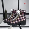 Botas Martin de alta calidad a la moda, zapatos de mujer con estrellas de cuero a la moda, zapatos cortos de cuero para mujer, Otoño Invierno, diseñador de tobillo, marca de moda para mujer