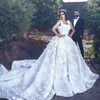 Luxury Dubai Ball Gown Bröllopsklänningar Beaded 3D Floral Appliqued Saudiarabien Lace Bridal Gowns Sweep Train Square Neck Chic Bröllopsklänning