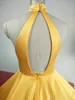 Vestidos de baile amarelo de cetim sexy Halter Setin Swee