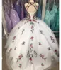 2020 Drukowane hafty Quinceanera Suknie Ball Suknie High Neck Corset Powrót Bal Sukienka do Sweet 16 Girls Vestidos de Festia Party