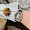 2019 Marca de moda Correa de cuero Diamante Mujeres Relojes de cuarzo Reloj de damas a prueba de agua