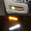 1 Set Araç DRL LED Gündüz Farı Sarı Sinyal İşlevi Sis Lambası 12V için Mitsubishi Pajero Montero V93 2015 2016 2017 2018