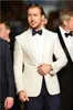 Abiti da sposo avorio Slim Fit Groomsmen Smoking da sposa Due pezzi Abito da sposo Scialle Risvolto Celebrity Business Blazer con giacca e pantaloni