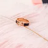 New Hot Sale Fashion Pop Roman Zircon Femme marqueté Bague Mode Classique Couple Bague Luxe Tendance Or Rose Valentine Bijoux cadeau Bague