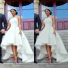 Blygsamma enkla bröllopsklänningar halter nacke ärmlös A-line brudklänningar 2019 skräddarsydda plus storlek formell fest klänning