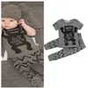 Kids Designer Clothing Baby Boys Girls Odzież Zestawy Krótki Rękaw Bawełniane Spodnie Spodnie Newborrn Cartoon Zwierząt List Drukuj D467