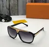 MASCOT clásico para hombres Gafas de sol de diseño popular Retro Vintage Oro brillante Estilo de verano Láser chapado en oro UV400 Gafas vienen con 1264756