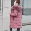 Plus Size Kobiety Ciepłe Bawełniane Kurtka Nowe Winter Parkas Kurtki Kobiet Długi Koreański Futrzany Futro Kołnierz Bawełniany Płaszcz 4XL F1071