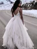 Yeni Seksi Beyaz Gelinlik Batı Sapanlar En Dantel Backless Aplikler Kat Uzunluk Tül Prenses Gelinlik Robe de mariee