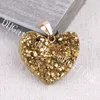 10st 20-25mm Small Mystic Titanium Coated Druzy Heart Pendant Guldpläterad Kantfärgad Färg Drusy Agate Pendants Charm Quartz Crystal Geode
