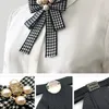 Frauen Große Schleife Plaid Fliege Brosche mit Vintage Kreuz Zubehör Band Schleife Brosche Anzug Anstecknadel für Geschenk Party