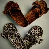 Kvinna tofflor Platform Dames Summer Fashion Mid Heel Wedges Leopard Print Slides Shoes Bow Decoration Women Shoes1