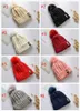 Mode coton tricoté pompons Chapeau pour les filles des femmes Lettre d'hiver Chapeau Casaual Skullies Femme doublure en peluche Beanies Casquettes Outdoor Sport Chapeaux