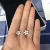 Ny vit emalj Daisy Stud örhänge Original Box Set Smycken för P 925 Sterling Silver Flowers Earrings for Women Girls8247796