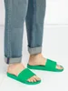 Mens och Womens Green Gummi Slide Sandaler Flats Tofflor med robust band Präglad Storlek Euro 35-44