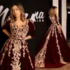 Burgundy Velvet Prom Klänningar Kaftan Caftan Evening Formell Klänning Halv Ärme 2019 Guld Luxury Lace Applique Arabiska Dubai Abaya Tillfälle Klänningar