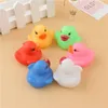 Juguete iluminado de pato parpadeante juguete para bebés juguetes para niños bañera para niños patos flotantes luminosos