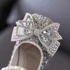 Moda Cekiny Dziewczyny Buty Pearl Princess Heeded Shoe Bowknot Crystal Party Dress Dress Butdler Buty Baby Shoes Retail