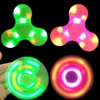 Bluetooth MP3-fingerspelare med färgglada LED-lampor Anti-stress Led Hand Spinner Toy för barn Vuxen julklapp