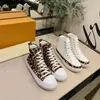2020 przyjazd moda mężczyźni kobiety obuwie wzór w cętki projektant trampki buty Top wysokie białe oryginalne skórzane klasyczne buty w kwiaty 35-45