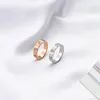 Titanium Steel Wedding Brand Designer Lovers Ring For Women Luxury Luxury Zirconia Rings de fiançailles Men Bijoux entiers Cadeaux Fashion A3310750
