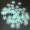 50pcs / lot 3D Lumineux Flocon De Neige Sticker Mural Enfants Chambre Chambre Décoration De La Maison Décalque Glow In The Dark DIY Autocollants En Gros DBC BH3884