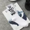 Komik Modaya Din Ne İstersin Letter Long Crew Socks Harajuku hip hop kaykay kadın erkekler yenilik siyah beyaz pamuklu çorap