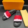 Klasyczne Moda Skórzana Slajdy Kapcie Sandały Unisex Męskie Obuwie damskie Slipper Sandal Size 36-46