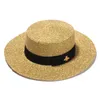 Tkany szeroko wyprawy czapka złota metalowa pszczoła moda szeroka słomka czapka rodzicielska flattop Visor tlejące się designerka słomki caps4409894