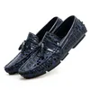 2020 Mężczyźni Mokasyny Mokasyny Slip On Mens Mieszkania Skórzane Mężczyźni Casual Shoes Slip On Black Driving Buty Plus Rozmiar 1.8A P5SB #