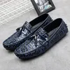 2020 Erkek Loafer'lar Moccasins Erkek Flats Deri Erkekler Rahat Ayakkabılar Siyah Sürüş Ayakkabı Üzerinde Kayma Artı Boyutu 1.8A P5SB #