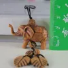 Porte-clés pendentif en bois sculpté d'éléphant porte-bonheur, chaîne de protection contre le mal, cadeau aYlB1332818