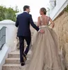 2020 V-Ausschnitt Brautkleider 3D Blumenapplikationen nach Maß Kristall Sweep Zug Tüll-Land-Hochzeit Brautkleid Vestido de novia