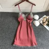 Seksi Lady Nightgown V yaka sırtsız spagetti kayışı kısa gece kılıfı ile sutyen dantel çiçek plates rayon soild ev elbise