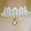 2020 populaire mariée dentelle blanche perles suspendues pur à la main Original rétro clavicule cou collier bijoux en gros