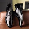 2020 nuove scarpe eleganti da uomo in pelle verniciata uomo Oxfords economici moda ufficio appartamenti stringate uomo scarpe formali nere taglie forti 48