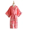 Fêmea Bathrobe Sexy Imprimir Guindastes Kimono Noiva Dress Vestido Sleepwear Night Crescer Para As Mulheres Moda Satin Robe