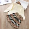 Automne Baby Girls Designer Clothes Set Kids Princess Tenues de fille rayée Sweater Cardigan Stripe Pleed Jirt Tricoted 2pcs Set7114827