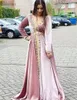 Vintage marocaine Caftans rose robes de soirée col V manches longues Parti bal avec des perles de velours A-ligne Robe de soirée robe de cérémonie 2020