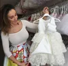 Słodkie Wielopoziomowe Koronki Spódnica Kwiat Girl Dresses Jewel Neck 2020 Księżniczka Dzieci First Communion Urodziny Dress Litte Girls Pageant Suknie B112