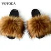 Ny Fluffy Faux Fur Slides Kvinnor Päls Slippers Furry Raccoon Sandaler Fake Fox Fur Flip Flops Home Fuzzy Woman Casual Plush Shoes Y200706