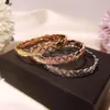 Filmstjärna Mode Märke Armband Cross Line Design Plaid Öppna Bracelet Ladies Ball Fashion Celebrity Gratis Frakt Superior Qualit