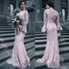 Roze Zwart Kant Bruidsmeisje Jurken 2020 Geschulpte Hoge Hals Lange Juliet Mouwen Mermaid Maid of Honour Town Wedding Gast Formal Avondjurk