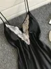 Женские спящие одежды Mechcitiz Сексуальное женское белье Женщины Silk Nightgowns Женская ночная белье Ночная одежда Стила Ночь V-образным вырезом