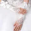 Gelin Eldivenler Bayanlar Düğün Uzun parmaksız Eldiven Nakış Çiçek Dantel Takı Rhinestone Bowknot Gelin Satin Eldivenleri