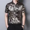 Camisas casuales de los hombres con estampado de leopardo para hombre de satén de manga corta de seda más tamaño Vestidos de verano 2021 Ropa con estilo Blusas Hawaiian Social