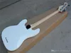 Factory Custom White 4 Cords 20 frettes Guitare de basse électrique avec pickguardmaple fretboard cane être personnalisé 9353190